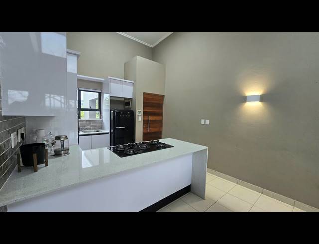 2 BEDROOM APARTMENT TO LET IN PALM LAKES ESTATE